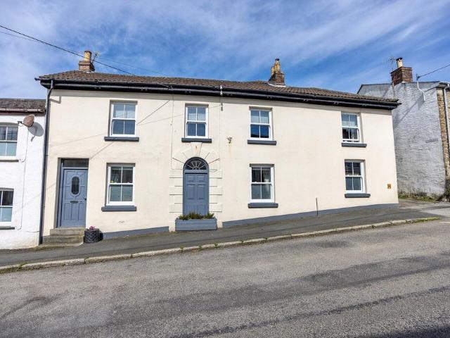 House for sale in Tywardreath, Cornwall