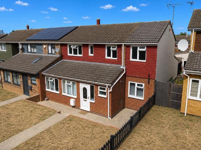 House for sale in Marsh Farm, Luton