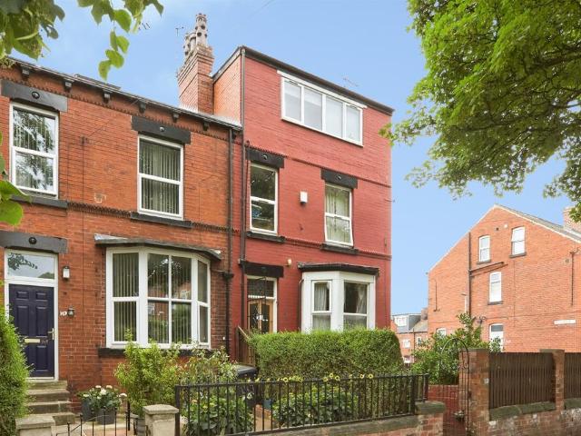 House for sale in Chapeltown, West Yorkshire