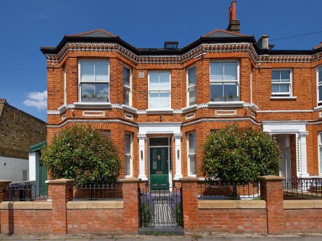 House for sale in Balham, Greater London