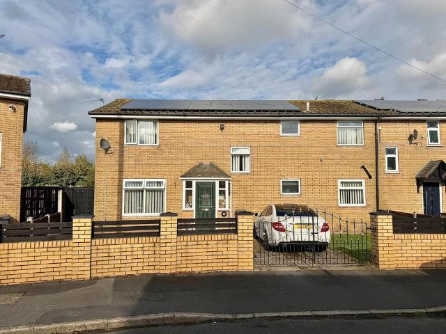 House for sale in Arrowfield Estate, Manchester