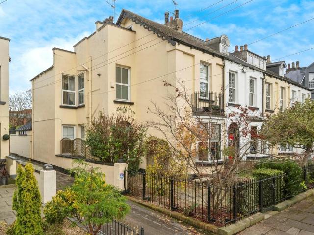 House for sale in Hyde Park, South Yorkshire
