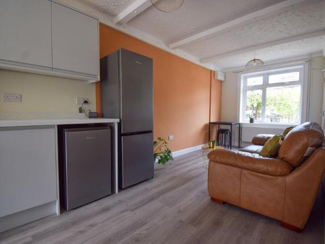 House for rent in Earlham Rise, East Bank
