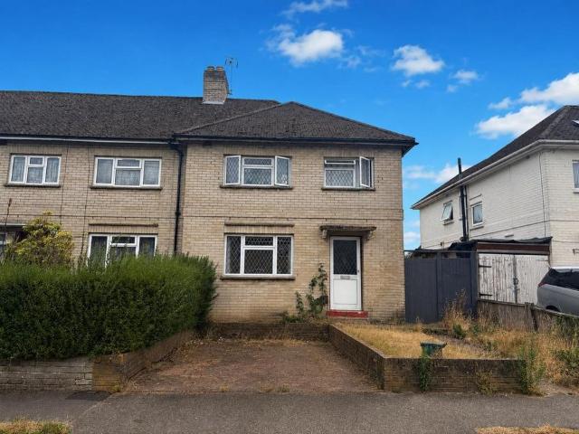 House for rent in Row Town, Surrey