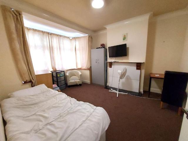 House for rent in Goodmayes, Greater London