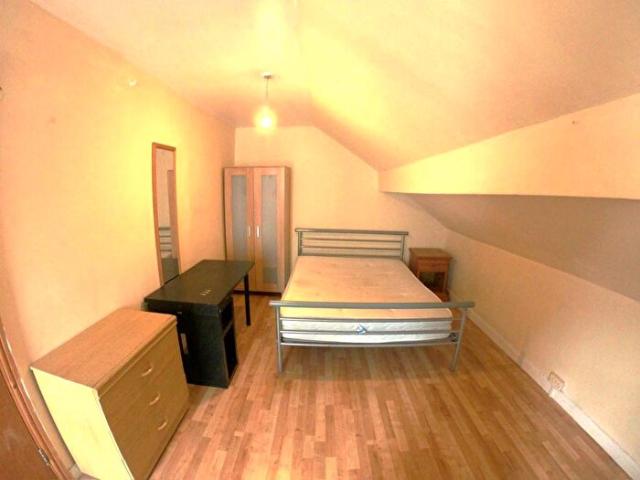 Apartment for rent in Nangreaves, Wales