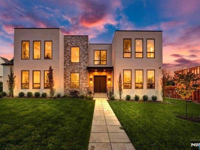 House for sale in Englewood Cliffs, Bergen County
