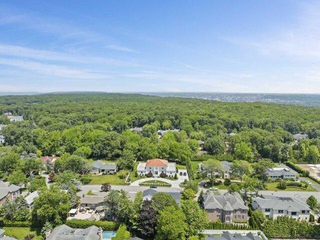 House for sale in Englewood Cliffs