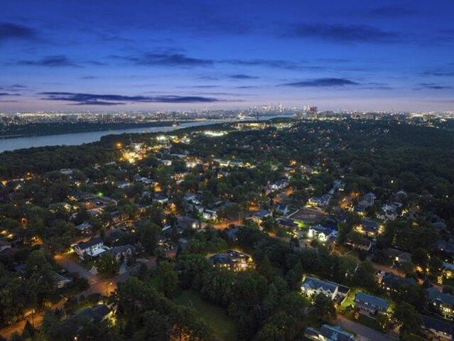 House for sale in Englewood Cliffs