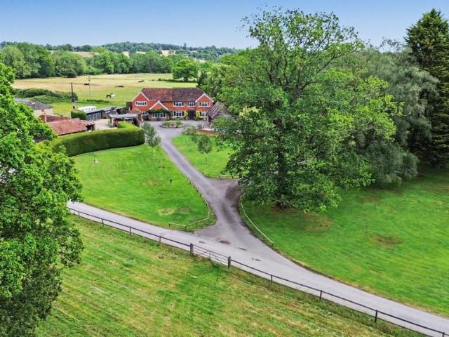 House for sale in Fole, Surrey