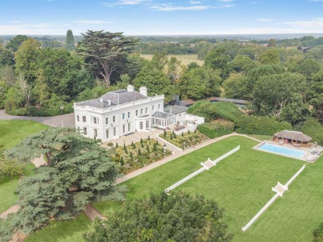 House for sale in Burghfield Common, West Berkshire