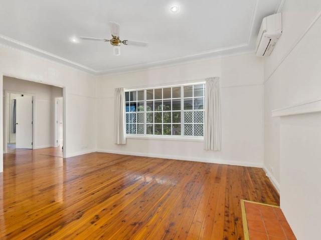House for rent in Wollongong West, New South Wales