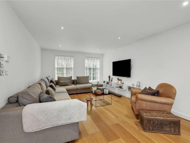 House for rent in Blackhills, Surrey