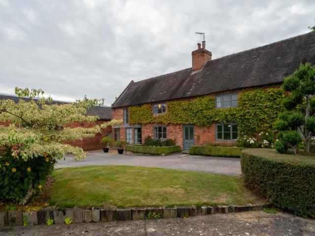 House for sale in Kingsley Moor, Staffordshire