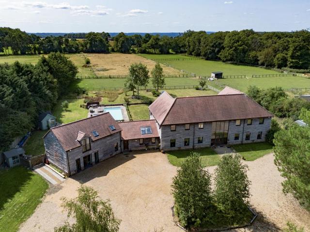 House for sale in The Butts, Kent