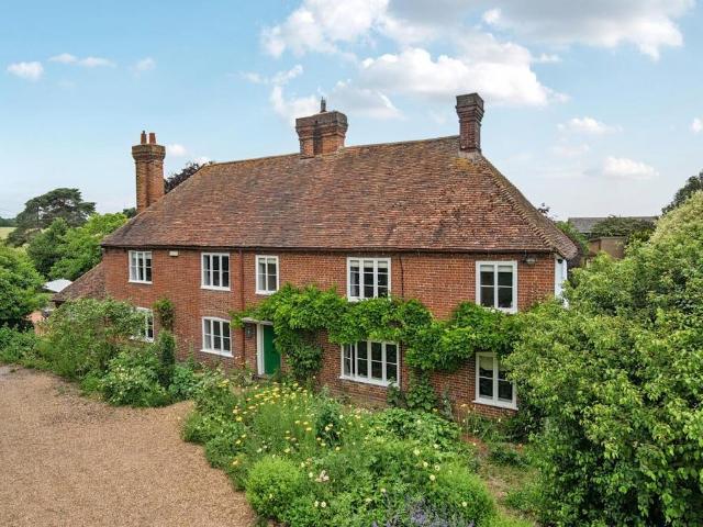 House for sale in Oad Street, Kent