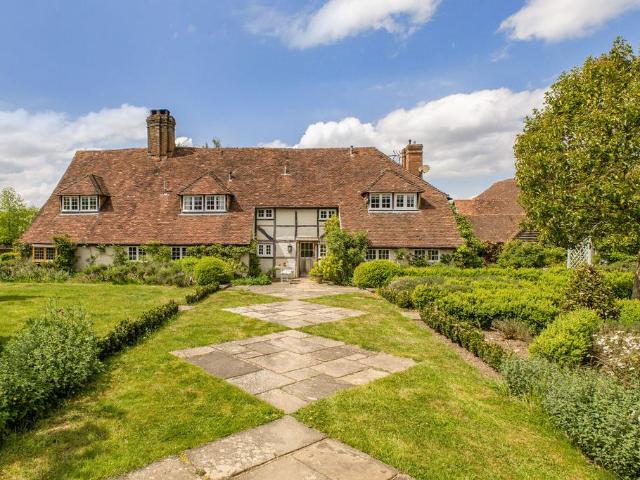 House for sale in Fole, Surrey