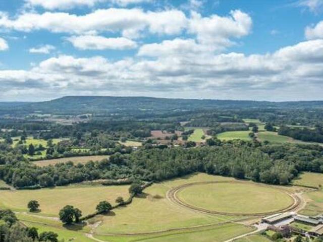 House for sale in Fole, Surrey