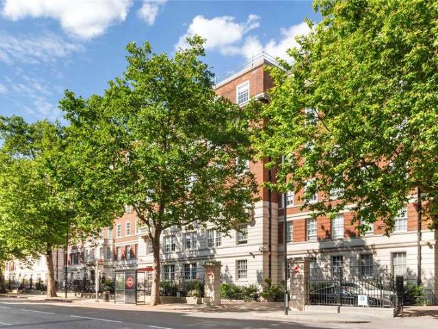 Flat for sale in St. John's Wood, Greater London