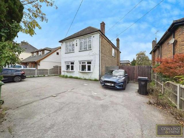 Flat for sale in Wickford, Basildon