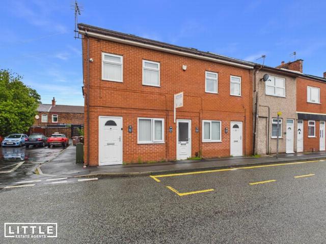 Flat for sale in Worsley Brow, St Helens