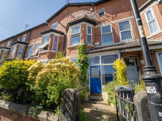 Flat for sale in Georgia, Greater Manchester