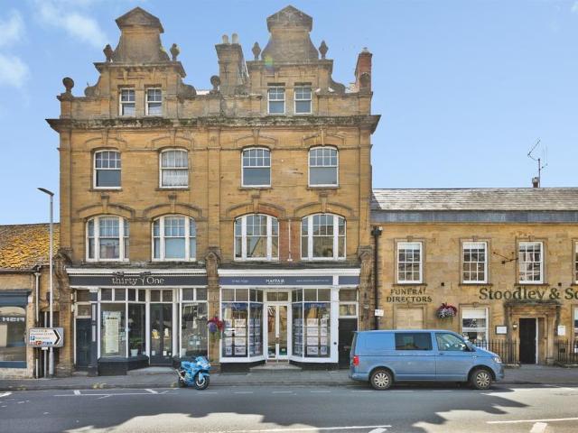 Flat for sale in Broadshard, Somerset