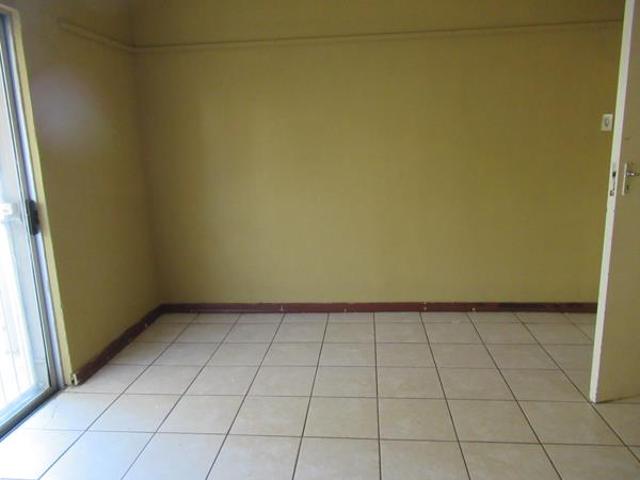Flat for sale in Lejweleputswa, Free State