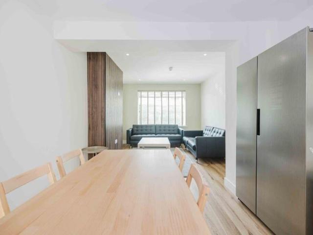 Room for rent in Blackford, Scotland