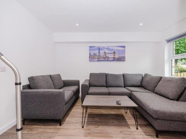 Room for rent in Southside, Scotland