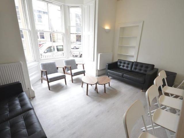 Room for rent in Southside, Scotland