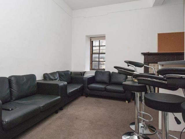 Room for rent in Old Town, Scotland