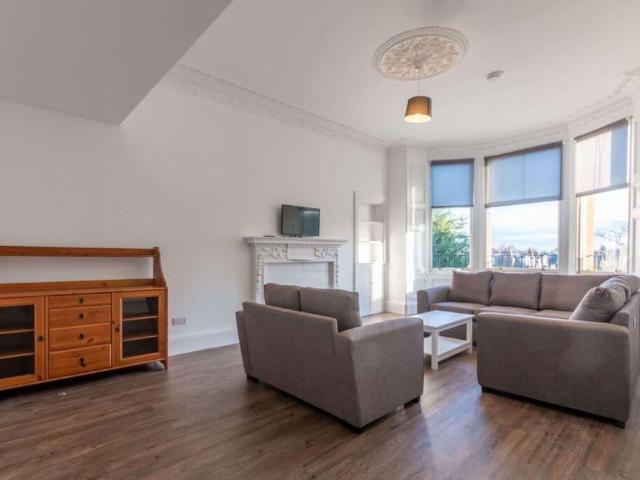 Room for rent in Braid Hills, Scotland