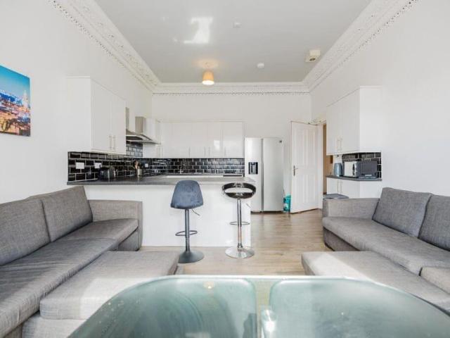 Room for rent in Newington, Scotland