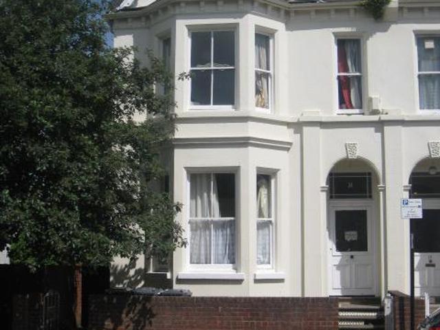 Flat for rent in Sydenham, Green Close