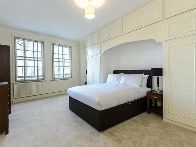 Flat for rent in St. John's Wood, Greater London