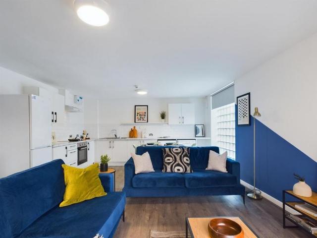 Apartment for rent in Kensington, Calderstones
