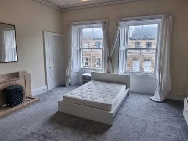 Flat for rent in Southside, Scotland