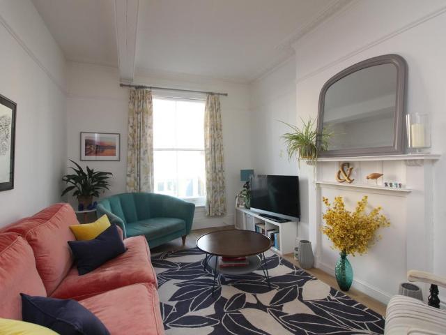 Flat for rent in Aldrington