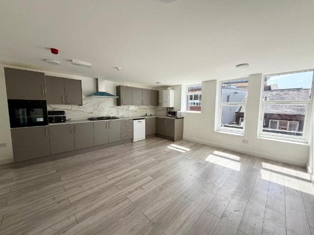 Flat for rent in Joiner's Square, Hanley