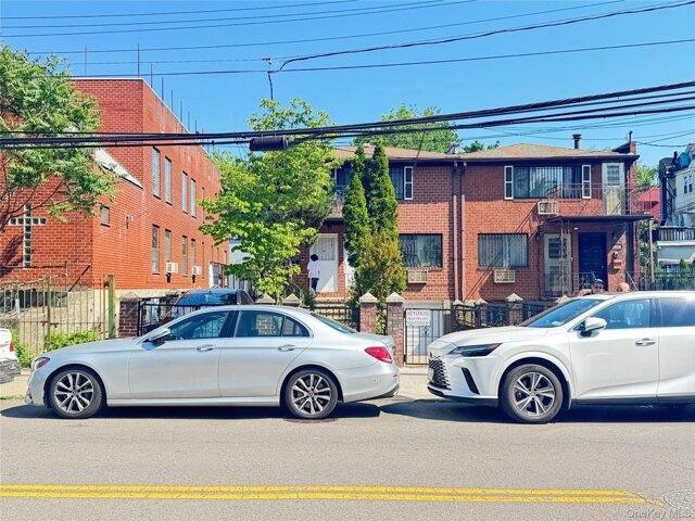 House for sale in Queens, Arverne