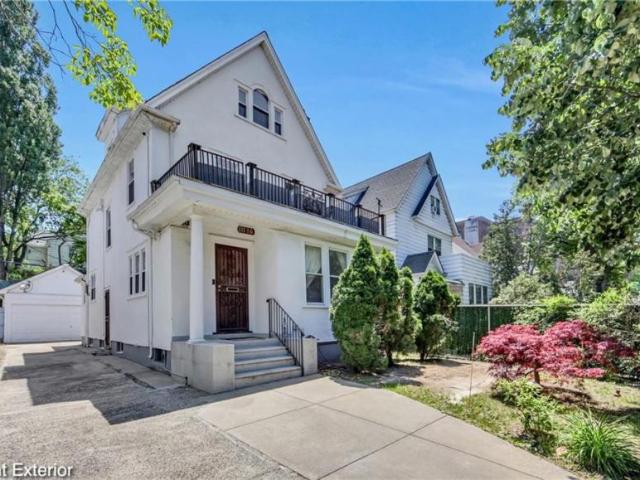 House for sale in Queens, Arverne