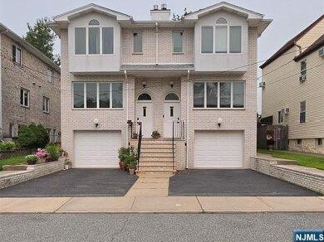 House for sale in Fort Lee, New Jersey