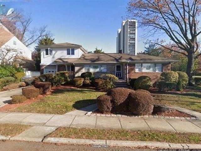 House for sale in Fort Lee, Bergen County