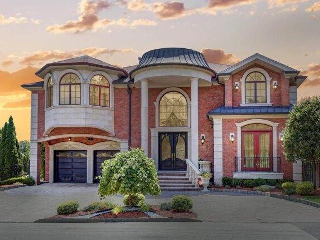 House for sale in Fort Lee, New Jersey