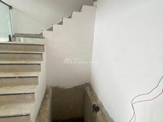 House for sale in Eti Osa, Lagos