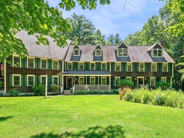 House for sale in Groveland, Essex County