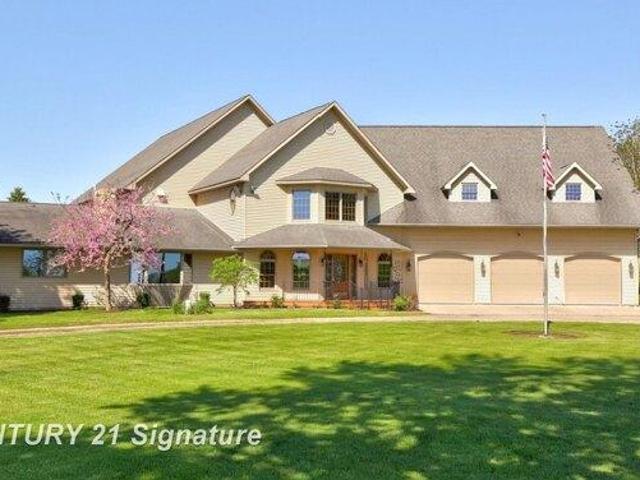 House for sale in Hemlock