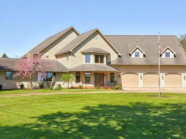 House for sale in Hemlock