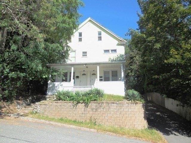 House for sale in Oakdale, Holyoke